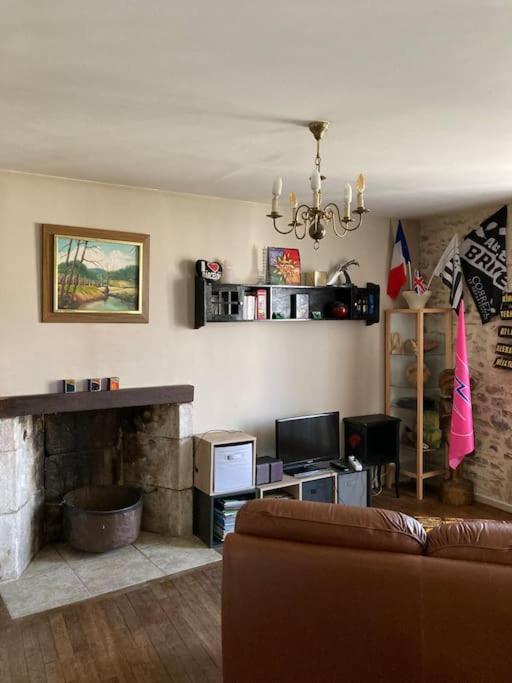 Grand Appartement Tres Clair Pres Centre Ville Argentat Luaran gambar