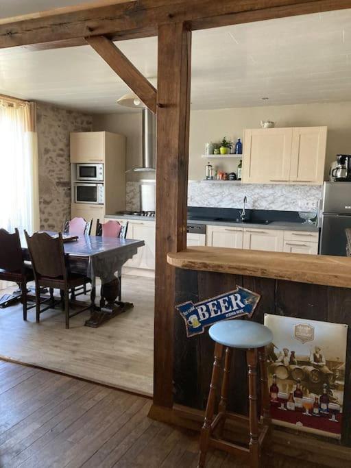 Grand Appartement Tres Clair Pres Centre Ville Argentat Luaran gambar